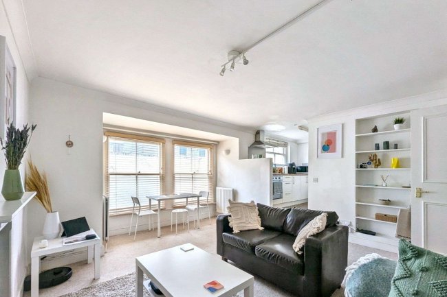 Flat 5, 2b Redcliffe Gardens, Chelsea, London SW10 9EU 9