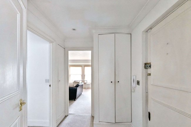 Flat 5, 2b Redcliffe Gardens, Chelsea, London SW10 9EU 9