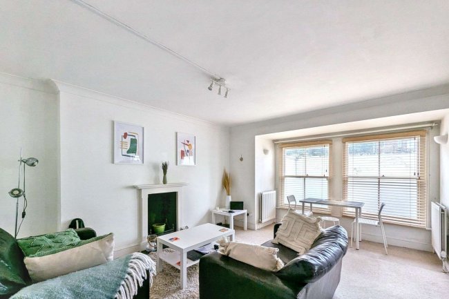 Flat 5, 2b Redcliffe Gardens, Chelsea, London SW10 9EU 9