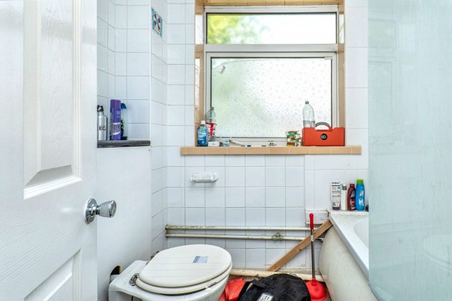 115 Holbeck, Bracknell, Berkshire, RG12 8XF 3