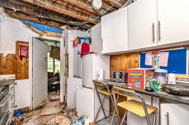 115 Holbeck, Bracknell, Berkshire, RG12 8XF 3