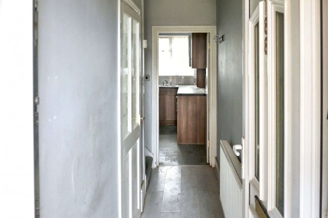 188 Holmesdale Road, South Norwood, London SE25 6PT 2