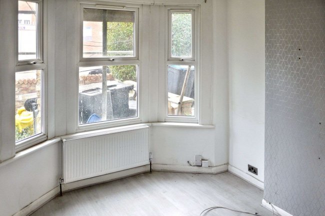 188 Holmesdale Road, South Norwood, London SE25 6PT 2