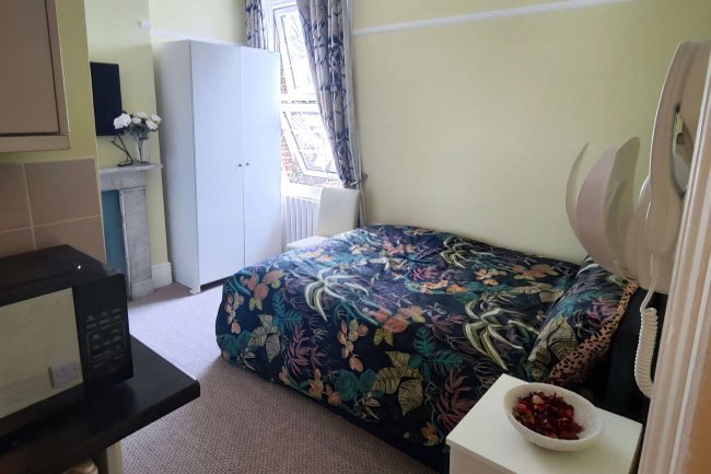 52 Kidderminster Road, Croydon, CR0 2UE 3