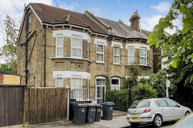 52 Kidderminster Road, Croydon, CR0 2UE 3