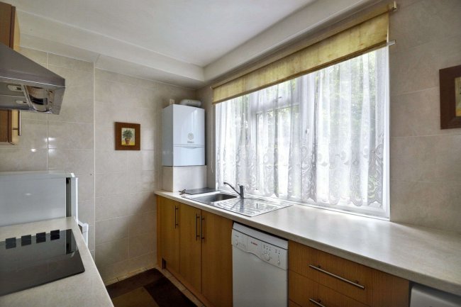 63 Hendon Way, Cricklewood, London, NW2 2LX 7