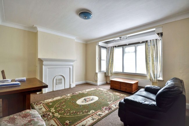 63 Hendon Way, Cricklewood, London, NW2 2LX 7