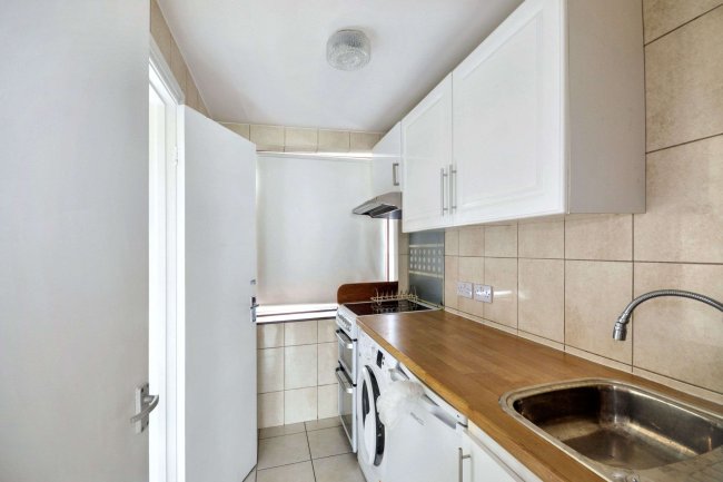 63 Hendon Way, Cricklewood, London, NW2 2LX 7