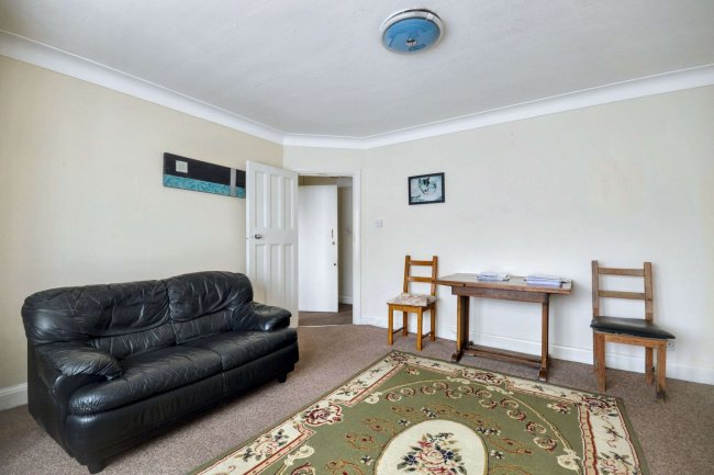 63 Hendon Way, Cricklewood, London, NW2 2LX 7