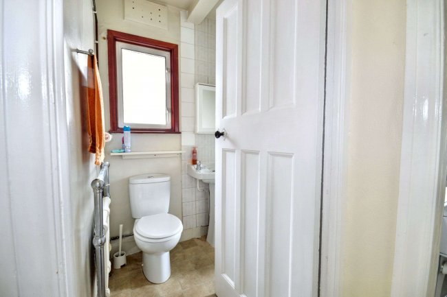 63 Hendon Way, Cricklewood, London, NW2 2LX 7