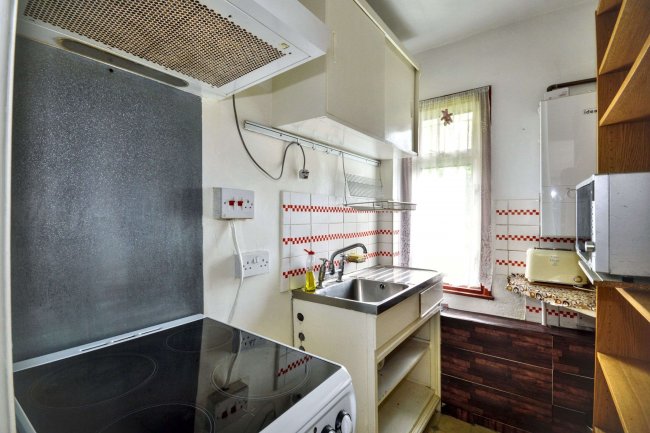 63 Hendon Way, Cricklewood, London, NW2 2LX 7