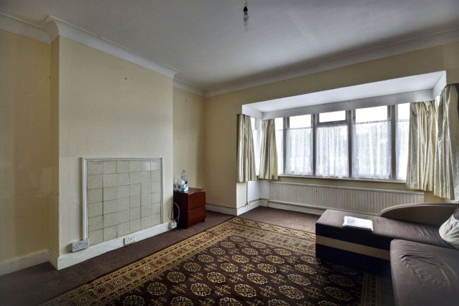 63 Hendon Way, Cricklewood, London, NW2 2LX 7