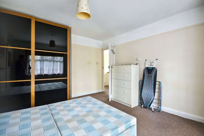 63 Hendon Way, Cricklewood, London, NW2 2LX 7