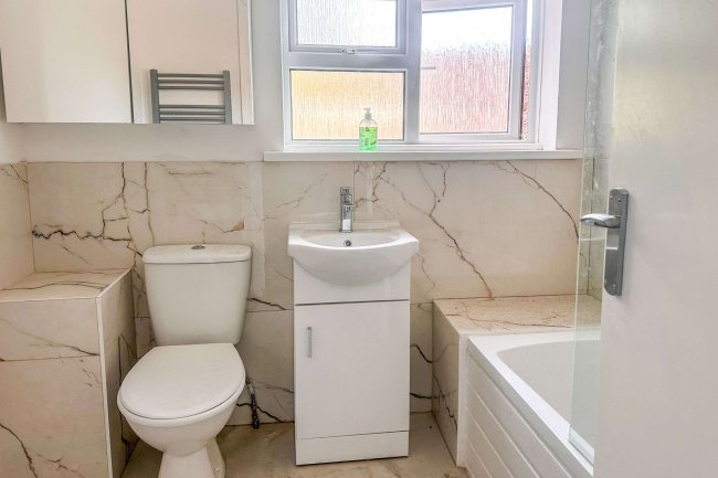 179 179A & 179B North Lane, Aldershot, GU12 4SY 8