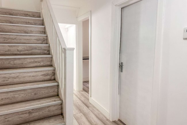 179 179A & 179B North Lane, Aldershot, GU12 4SY 8