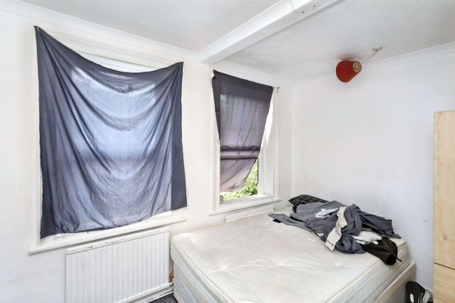 1 & 1A Albert Road, East Barnet EN4 9SH 5