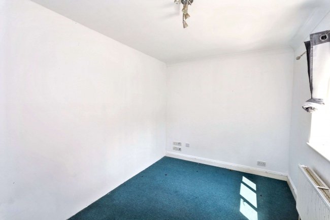 1 & 1A Albert Road, East Barnet EN4 9SH 5