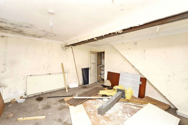 1 & 1A Albert Road, East Barnet EN4 9SH 5