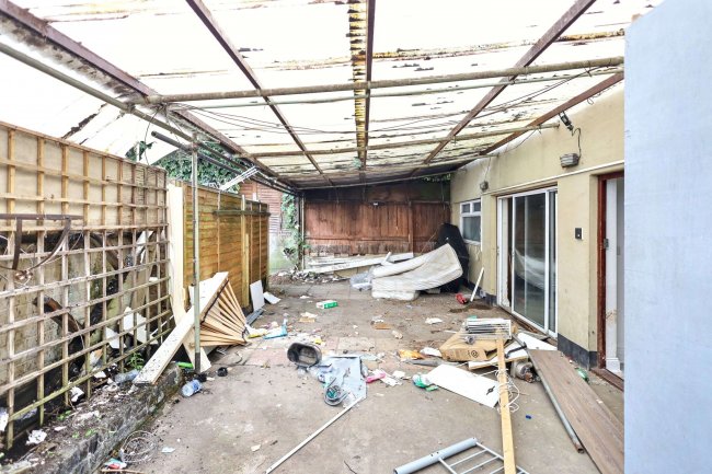 1 & 1A Albert Road, East Barnet EN4 9SH 5