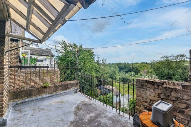 131 Auckland Hill, Norwood, London SE27 9PG 10