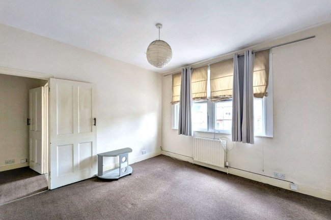 131 Auckland Hill, Norwood, London SE27 9PG 10