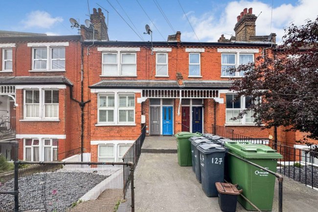 131 Auckland Hill, Norwood, London SE27 9PG 10