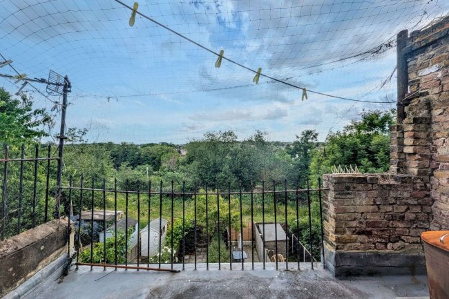 131 Auckland Hill, Norwood, London SE27 9PG 10