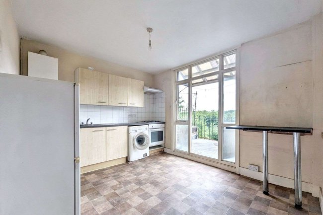 131 Auckland Hill, Norwood, London SE27 9PG 10