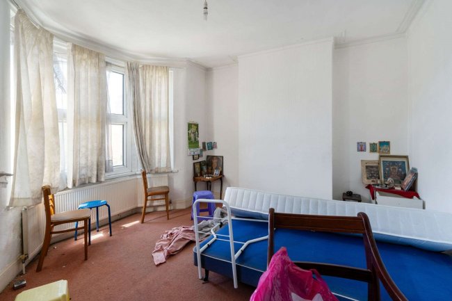 297 Long Lane, Finchley, London, N2 8JW 4