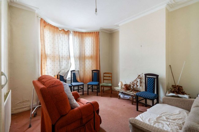 297 Long Lane, Finchley, London, N2 8JW 4