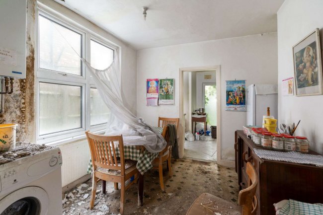 297 Long Lane, Finchley, London, N2 8JW 4