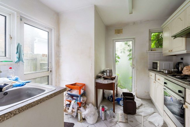 297 Long Lane, Finchley, London, N2 8JW 4