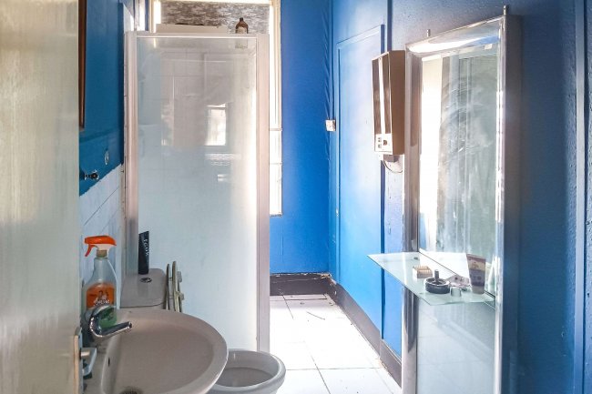 99 High Street, Andover, Hampshire, SP10 1ND 35