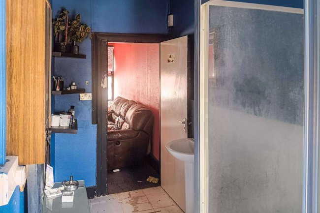 99 High Street, Andover, Hampshire, SP10 1ND 35