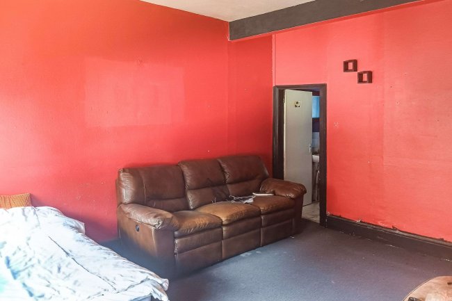 99 High Street, Andover, Hampshire, SP10 1ND 35