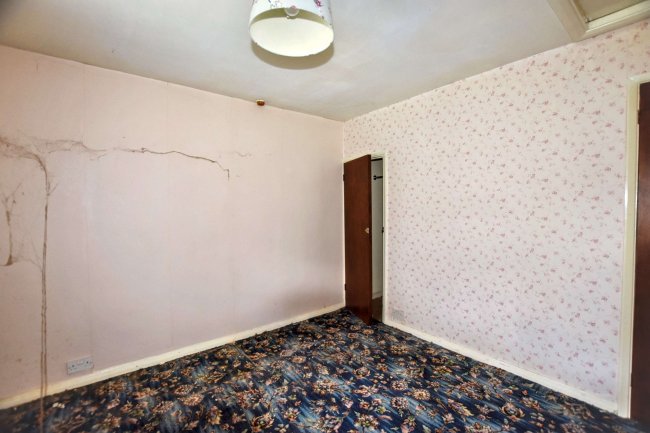 5 Ellenborough Road, Sidcup, Kent, DA14 5JY 1