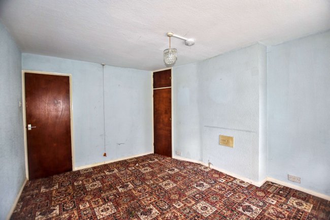 5 Ellenborough Road, Sidcup, Kent, DA14 5JY 1