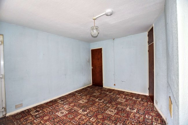 5 Ellenborough Road, Sidcup, Kent, DA14 5JY 1