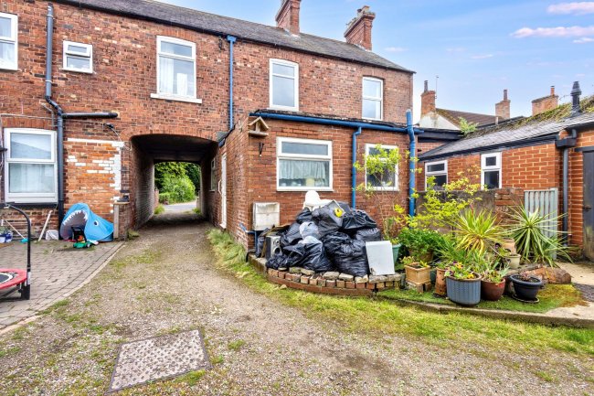 52 Kirkgate, Sherburn in Elmet, Leeds, North Yorkshire LS25 6BL 9