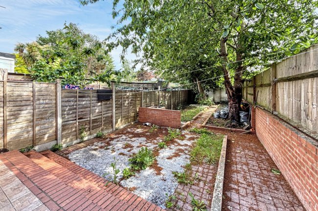 8 Foyle Road, Tottenham, London, N17 0NL 5