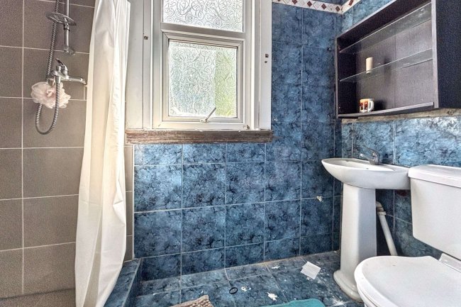 8 Foyle Road, Tottenham, London, N17 0NL 5