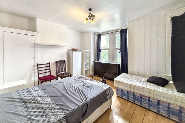 8 Foyle Road, Tottenham, London, N17 0NL 5