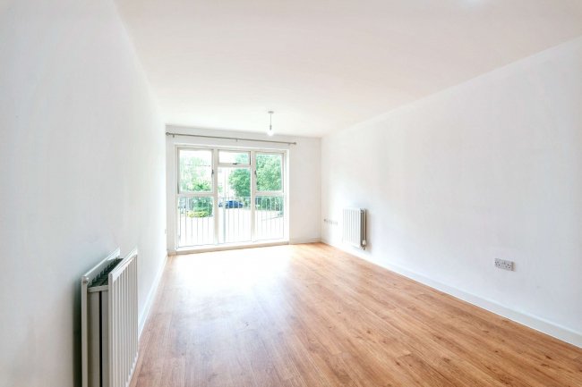 Flat 3 Sandpiper House, 7 Millward Drive, Bletchley, Milton Keynes, Buckinghamshire, MK2 2BW 9