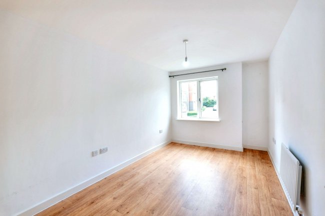 Flat 3 Sandpiper House, 7 Millward Drive, Bletchley, Milton Keynes, Buckinghamshire, MK2 2BW 9