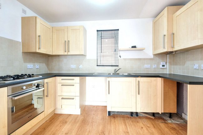 Flat 3 Sandpiper House, 7 Millward Drive, Bletchley, Milton Keynes, Buckinghamshire, MK2 2BW 9