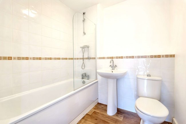 Flat 3 Sandpiper House, 7 Millward Drive, Bletchley, Milton Keynes, Buckinghamshire, MK2 2BW 9