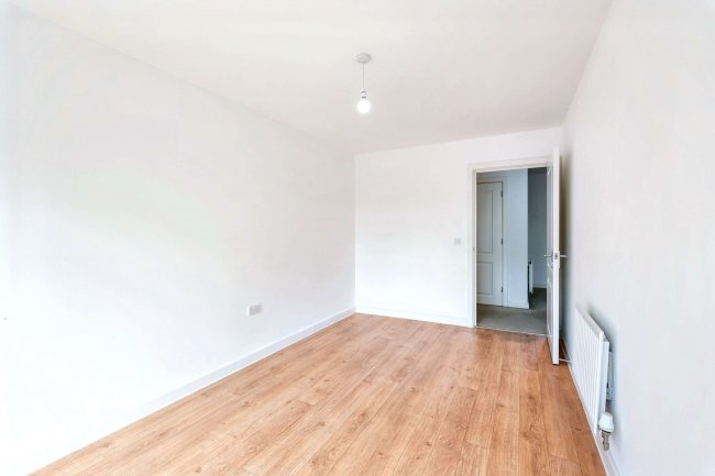 Flat 3 Sandpiper House, 7 Millward Drive, Bletchley, Milton Keynes, Buckinghamshire, MK2 2BW 9