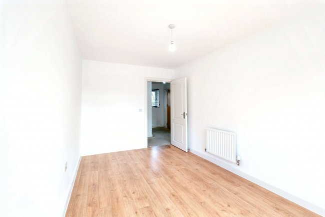 Flat 3 Sandpiper House, 7 Millward Drive, Bletchley, Milton Keynes, Buckinghamshire, MK2 2BW 9