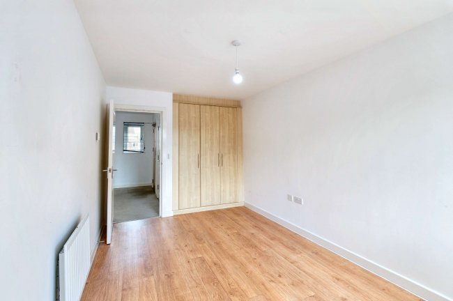 Flat 3 Sandpiper House, 7 Millward Drive, Bletchley, Milton Keynes, Buckinghamshire, MK2 2BW 9