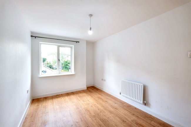 Flat 3 Sandpiper House, 7 Millward Drive, Bletchley, Milton Keynes, Buckinghamshire, MK2 2BW 9